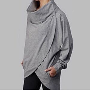 Rare Lululemon cocoon wrap in dark grey